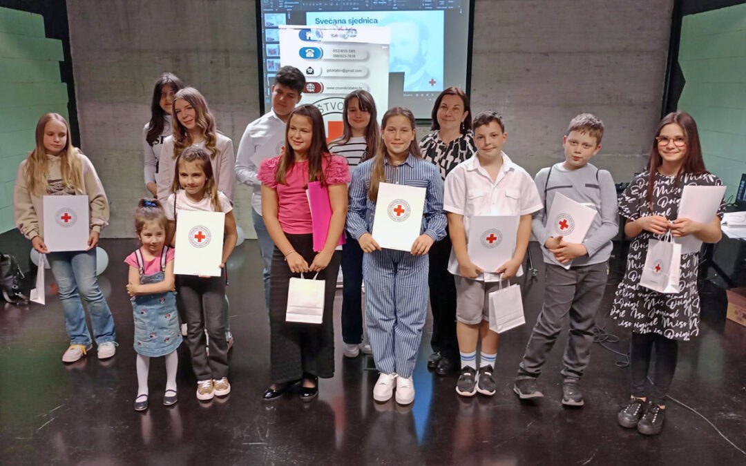 Nagrađeni i pohvaljeni učenici na 18. literarnom natječaju na temu Crvenog križa za učenike nižih i viših razreda