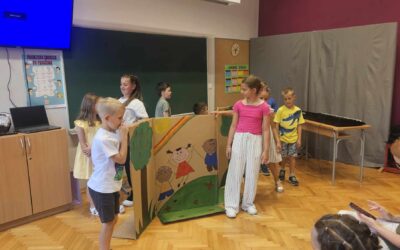 Školska priredba za roditelje 2025. u MŠ Čepić na kraju školske godine – Srce, ritam i osmijeh na pozornici