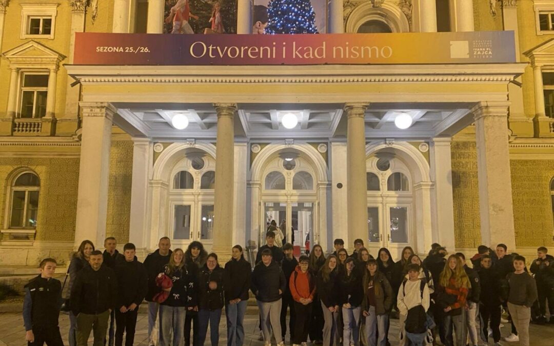 Od povijesti do čarolije umjetnosti – osmaši posjetili bakarski kaštel i bili na operi “Ivica i Marica”