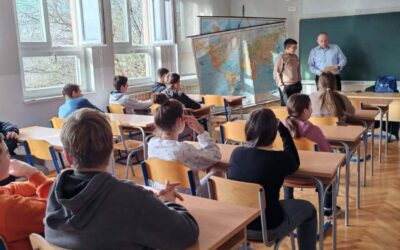 Edukativno predavanje policjskog službenika o nasilju među djecom i mladima povodom Mjeseca borbe protiv ovisnosti