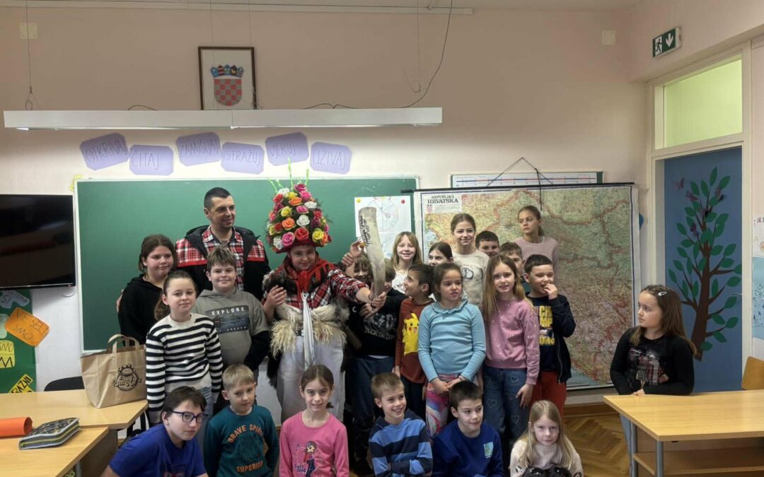 Četvrtaši upoznali tradicionalnu masku zvončara s Matujskega kraja