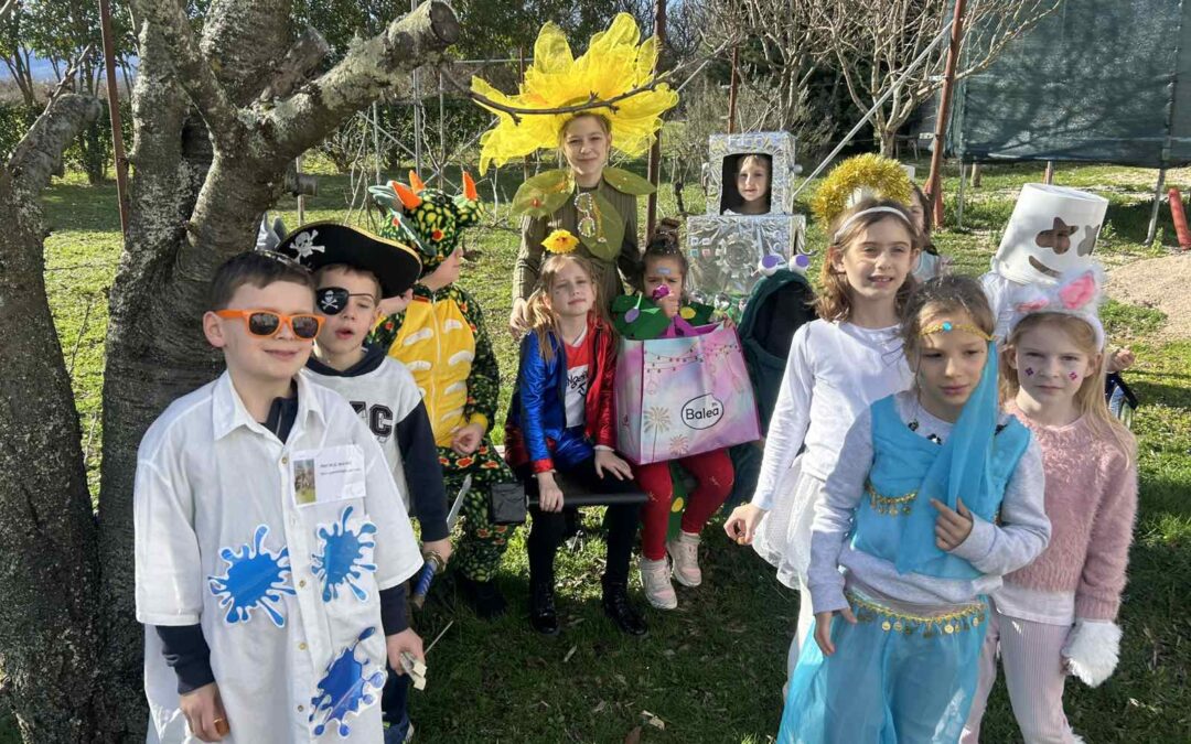 Produženci u maskiranoj povorci